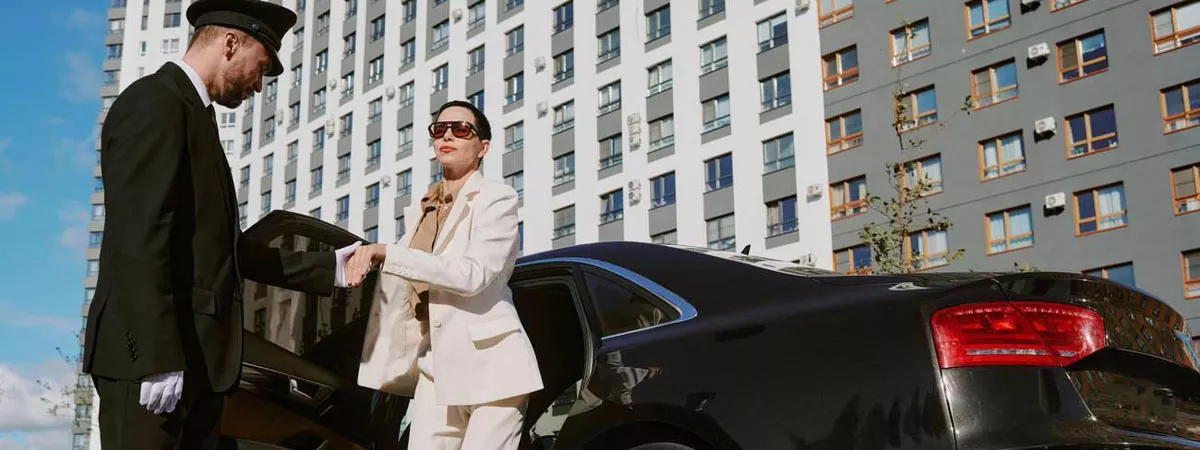 Hire a Chauffeur-Driven Car in Dubai