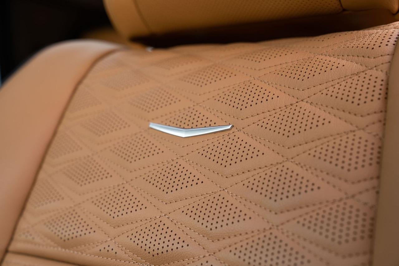 Rent ESCALDE 2023 in Dubai