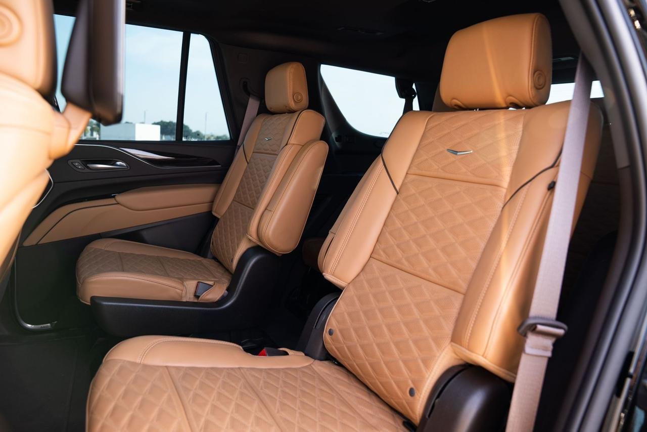 Rent ESCALDE 2023 in Dubai