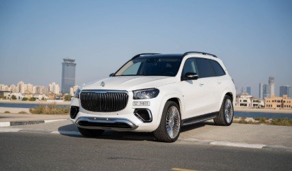Rent GLS580 2023 in Dubai